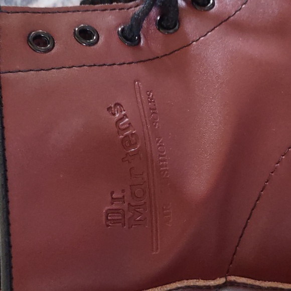 Dr. Martens boots burgundy color - Picture 7 of 9